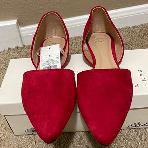 Red velvet size 7.5. Brand new with tags. Never worn. Brand is a new day.